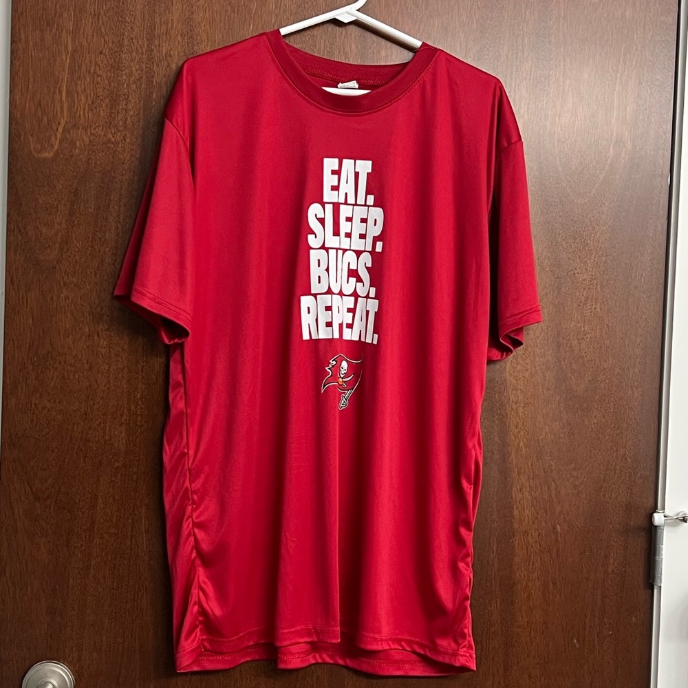 Tampa Bay Bucs Tshirt size‎ XL